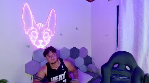 Snapshot of desireduo_tgn chatting on 24, 1, 2025 TORI AND MR. BEAR online show from 24, 1, 2025