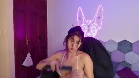 Snapshot of desireduo_tgn chatting on 27, 2, 2025 TORI AND MR. BEAR online show from 27, 2, 2025