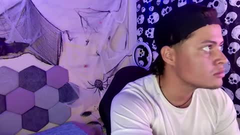 Snapshot of desireduo_tgn chatting on 17, 10, 2025 TORI AND MR. BEAR online show from 17, 10, 2025