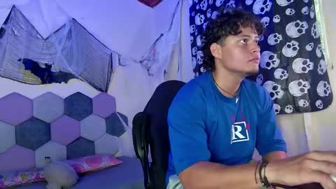 Snapshot of desireduo_tgn chatting on 31, 10, 2025 TORI AND MR. BEAR online show from 31, 10, 2025