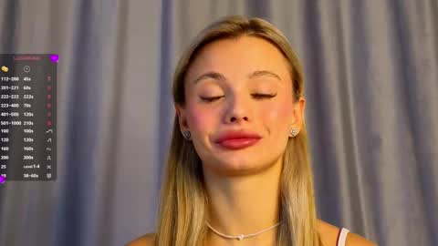 Snapshot of desireeclipse chatting on 4, 11, 2025 Willow online show from 4, 11, 2025