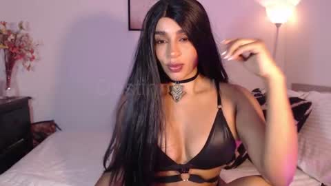 Snapshot of destinnemil chatting on 17, 7, 2026 Destinne Mill online show from 17, 7, 2026