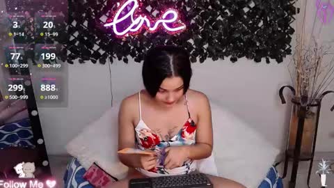 Snapshot of destinyhills_ chatting on 8, 1, 2025 Destiny online show from 8, 1, 2025