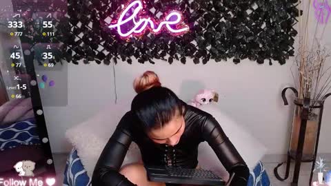 Snapshot of destinyhills_ chatting on 9, 1, 2025 Destiny online show from 9, 1, 2025