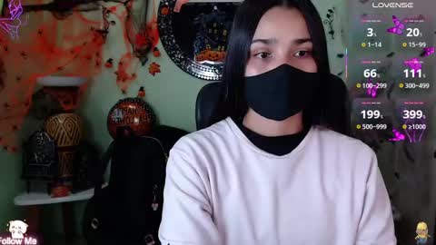 Snapshot of destinyhills_ chatting on 17, 10, 2025 Destiny online show from 17, 10, 2025