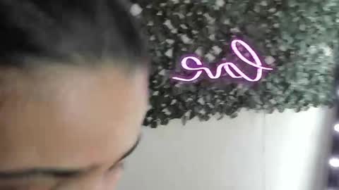 Snapshot of destinyhills_ chatting on 22, 5, 2026 Destiny online show from 22, 5, 2026