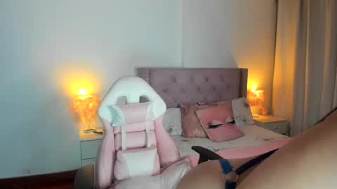 destinysweet21 online show from 10, 10, 2025