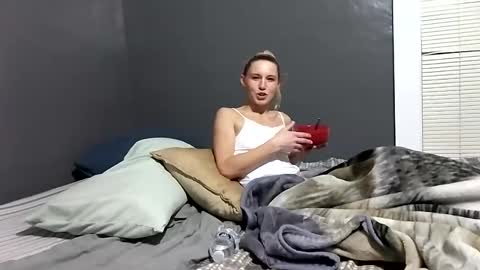 Snapshot of desturbingdetale699 chatting on 16, 12, 2024 desturbingdetale699 online show from 16, 12, 2024