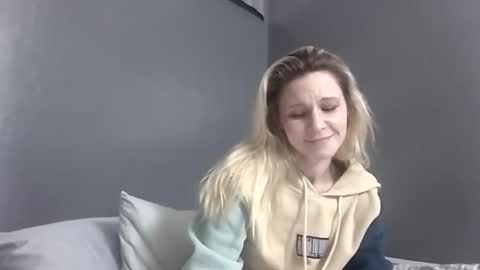 Snapshot of desturbingdetale699 chatting on 23, 12, 2024 desturbingdetale699 online show from 23, 12, 2024