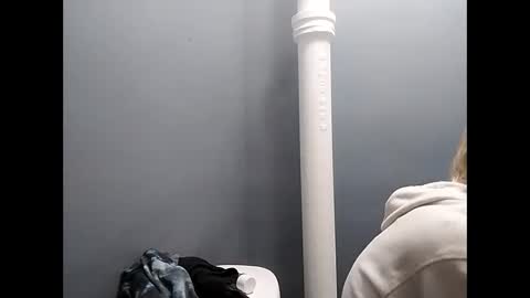 Snapshot of desturbingdetale699 chatting on 5, 1, 2025 desturbingdetale699 online show from 5, 1, 2025