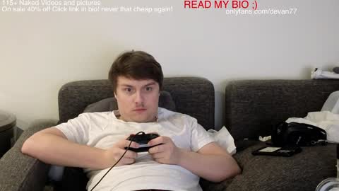 Snapshot of devantheplug chatting on 14, 12, 2024 Devan online show from 14, 12, 2024