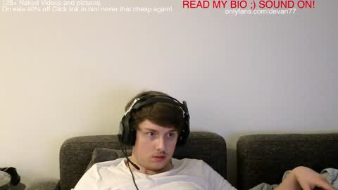 Snapshot of devantheplug chatting on 4, 1, 2025 Devan online show from 4, 1, 2025