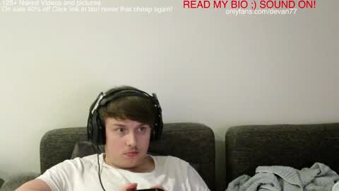 Snapshot of devantheplug chatting on 4, 1, 2025 Devan online show from 4, 1, 2025