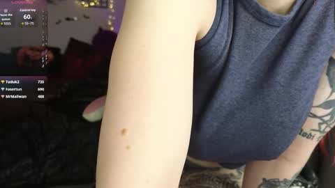 Snapshot of devil_s_bride chatting on 27, 2, 2026 devil_s_bride online show from 27, 2, 2026