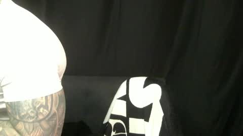 Snapshot of devilwithtats chatting on 27, 4, 2026 Lucian online show from 27, 4, 2026