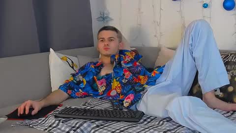 devin_ho online show from 26, 12, 2024