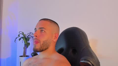 Snapshot of devoncollins chatting on 3, 2, 2025 Devon Collins Independent model online show from 3, 2, 2025