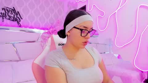 Snapshot of devoracook chatting on 13, 11, 2025 DevoraCook online show from 13, 11, 2025