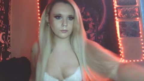 Snapshot of devyn_winter chatting on 2, 2, 2026 devyn winter online show from 2, 2, 2026