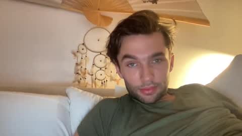 Snapshot of devyy333 chatting on 30, 12, 2024 devyy333 online show from 30, 12, 2024