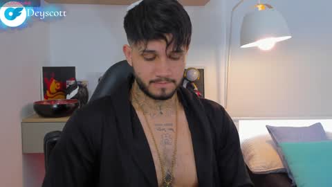 JULIAN online show from 1, 1, 2025