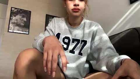 Dhalia online show from 24, 11, 2025