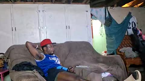 Snapshot of dhbbc454336 chatting on 17, 9, 2025 Marcus D-von Steel as the raunchy ass sniffer thrill me with your online show from 17, 9, 2025