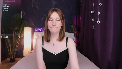 Snapshot of di_moore chatting on 2, 10, 2025 I EEO my schedule this week Thu - Sat 23000800 Sun 08001600 UTC3 online show from 2, 10, 2025