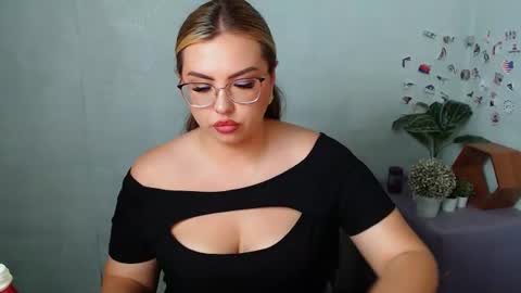 Snapshot of diamantkriss_ chatting on 9, 6, 2026 Kriss online show from 9, 6, 2026