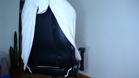 Snapshot of diamond_black00 chatting on 9, 1, 2025 MaSSimo online show from 9, 1, 2025