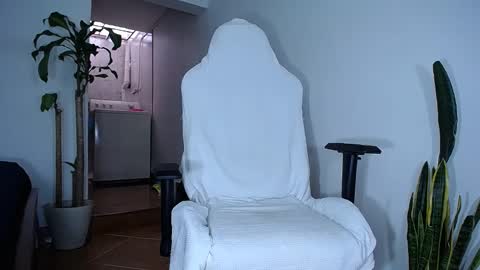 Snapshot of diamond_black00 chatting on 4, 2, 2025 MaSSimo online show from 4, 2, 2025