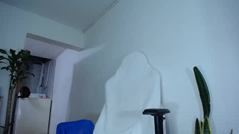 Snapshot of diamond_black00 chatting on 24, 2, 2025 MaSSimo online show from 24, 2, 2025