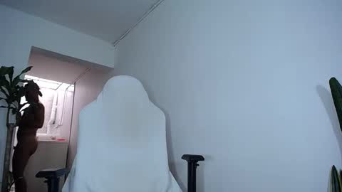 Snapshot of diamond_black00 chatting on 9, 3, 2025 MaSSimo online show from 9, 3, 2025