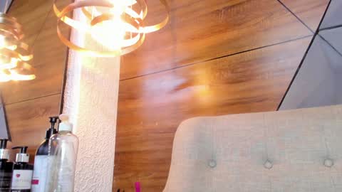 Camila and Megan online show from 28, 1, 2025