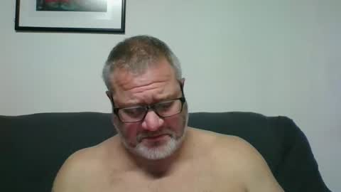 Snapshot of diamond_couple_82 chatting on 5, 1, 2025 diamond_couple_82 online show from 5, 1, 2025