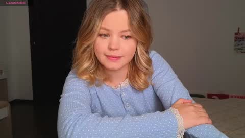 Snapshot of dianaholiday chatting on 25, 9, 2025 Olga online show from 25, 9, 2025