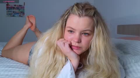 Snapshot of dianaholiday chatting on 25, 10, 2025 Olga online show from 25, 10, 2025