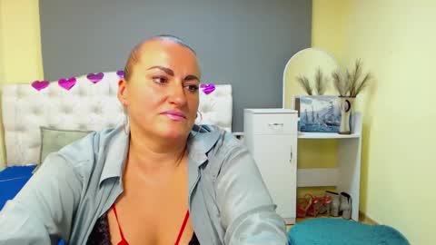 Snapshot of dianamgg chatting on 11, 10, 2025 Diana online show from 11, 10, 2025