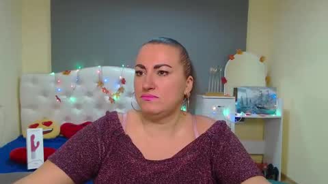 Snapshot of dianamgg chatting on 19, 11, 2025 Diana online show from 19, 11, 2025