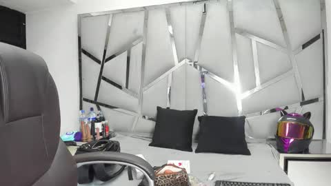 dianarous online show from 12, 1, 2026