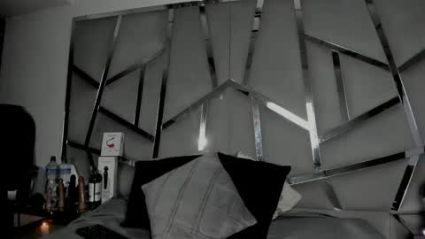 dianarous online show from 12, 4, 2026