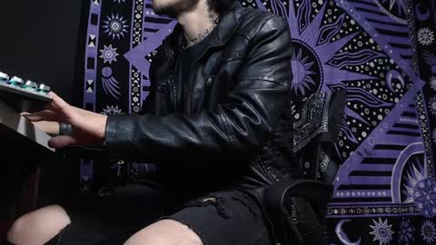 DICAPRIO online show from 5, 2, 2025