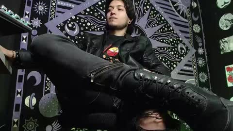 DICAPRIO online show from 17, 2, 2025