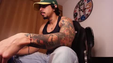 Snapshot of dickdamian_ chatting on 3, 10, 2025 Damin online show from 3, 10, 2025