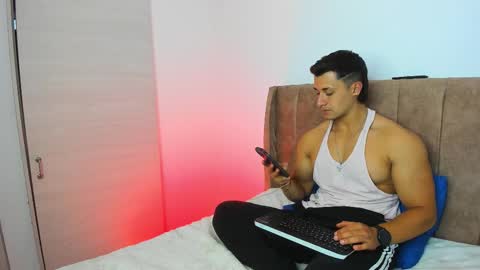 Snapshot of dilan_coy chatting on 19, 12, 2025 Dilan Coy online show from 19, 12, 2025