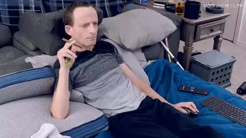 Snapshot of dilldough405 chatting on 24, 9, 2025 Dilldough405 online show from 24, 9, 2025