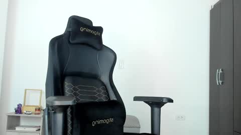 Snapshot of dimitricaruso chatting on 28, 2, 2025 dimitricaruso online show from 28, 2, 2025