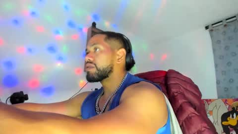 Snapshot of dimitry_muscle chatting on 18, 12, 2025 dimitry kyle mucle online show from 18, 12, 2025