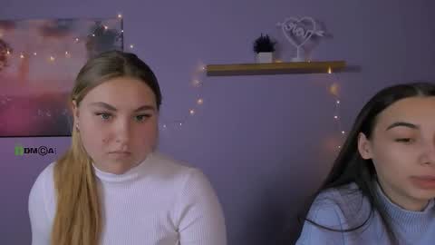 Snapshot of dina_bloom chatting on 17, 12, 2025 dina_bloom online show from 17, 12, 2025