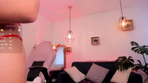   online show from 4, 2, 2025